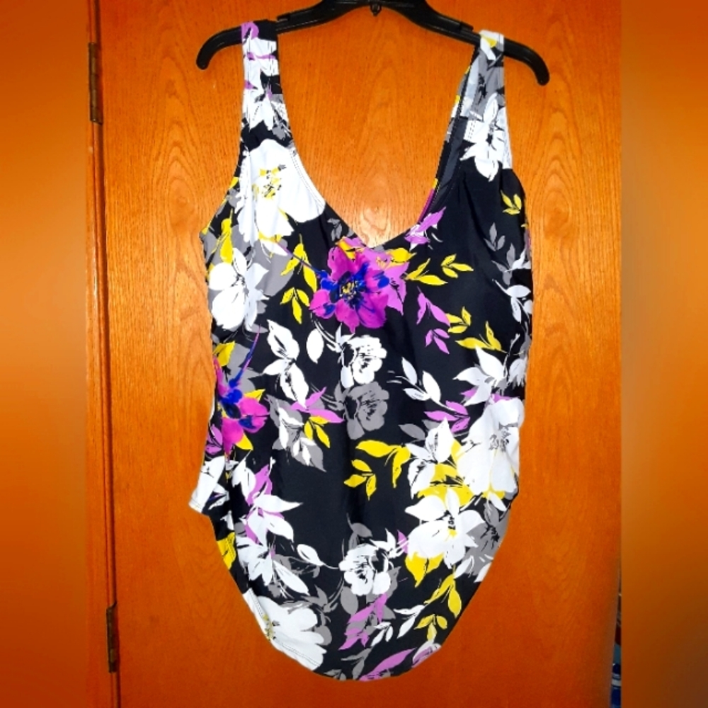 Womens size 28W, Beach Belle one piece swimsuit